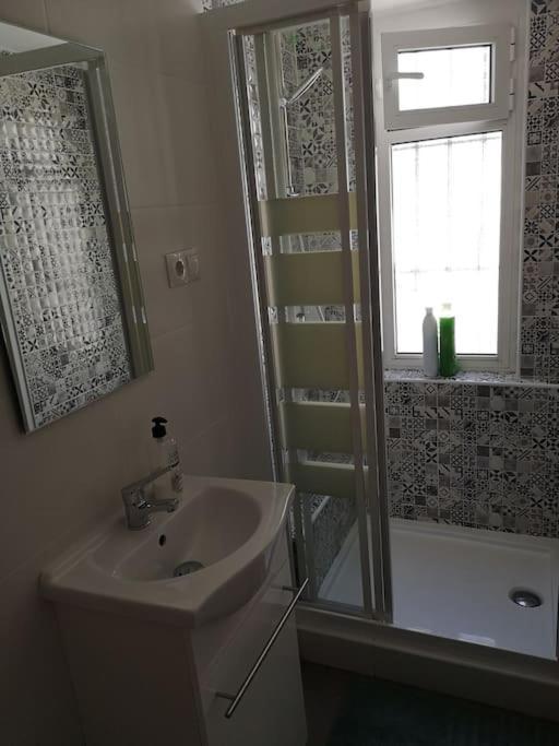 Apartment In The Center Near & Free Wifi *